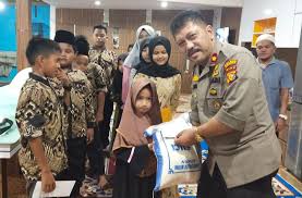 Kapolsek Tapung, Kompol. Sumarno Santuni Anak Yatim 