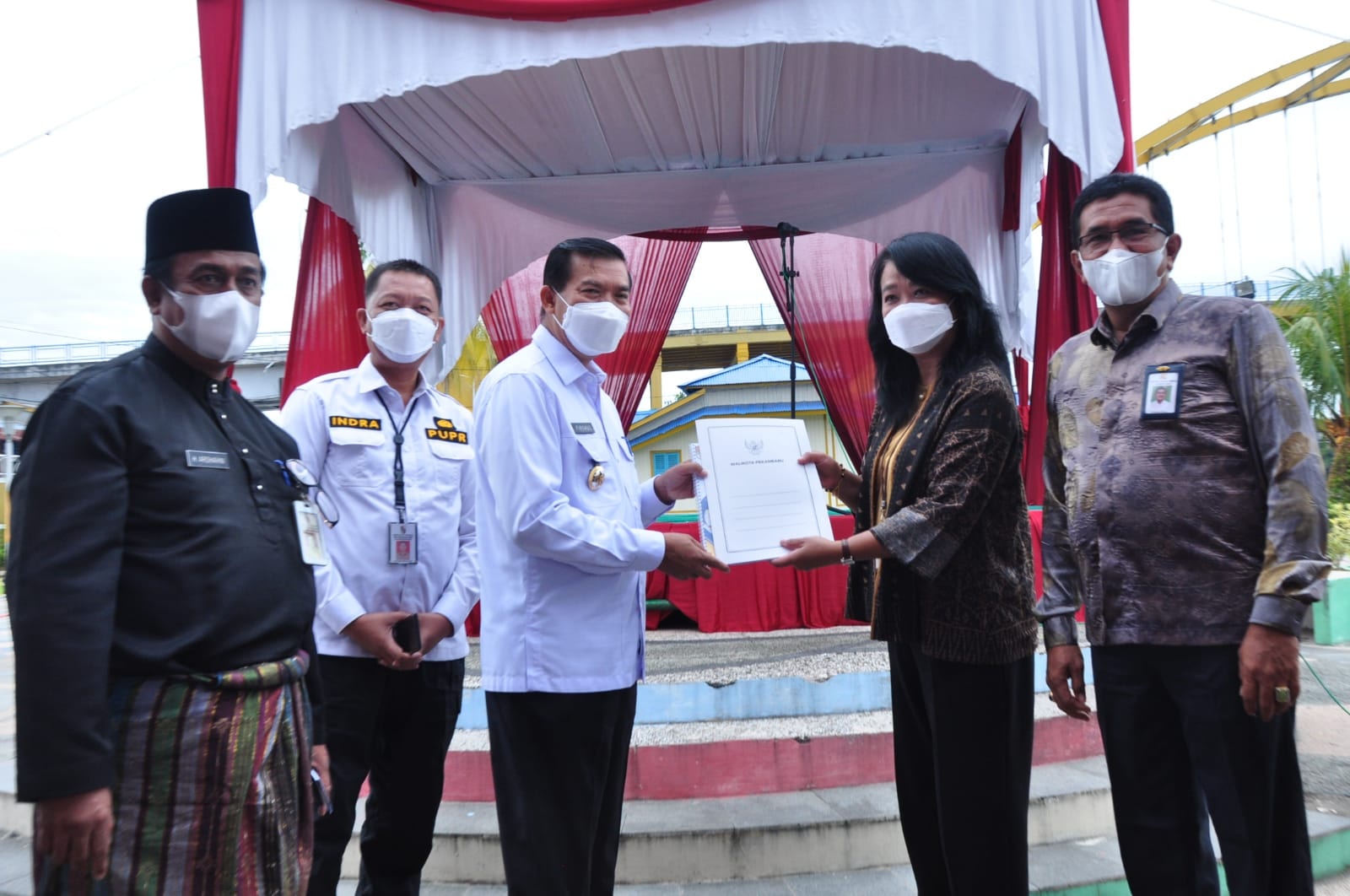 Wali Kota Serahkan Proposal SPAM IKK Tenayan Raya ke Dirjen Cipta Karya