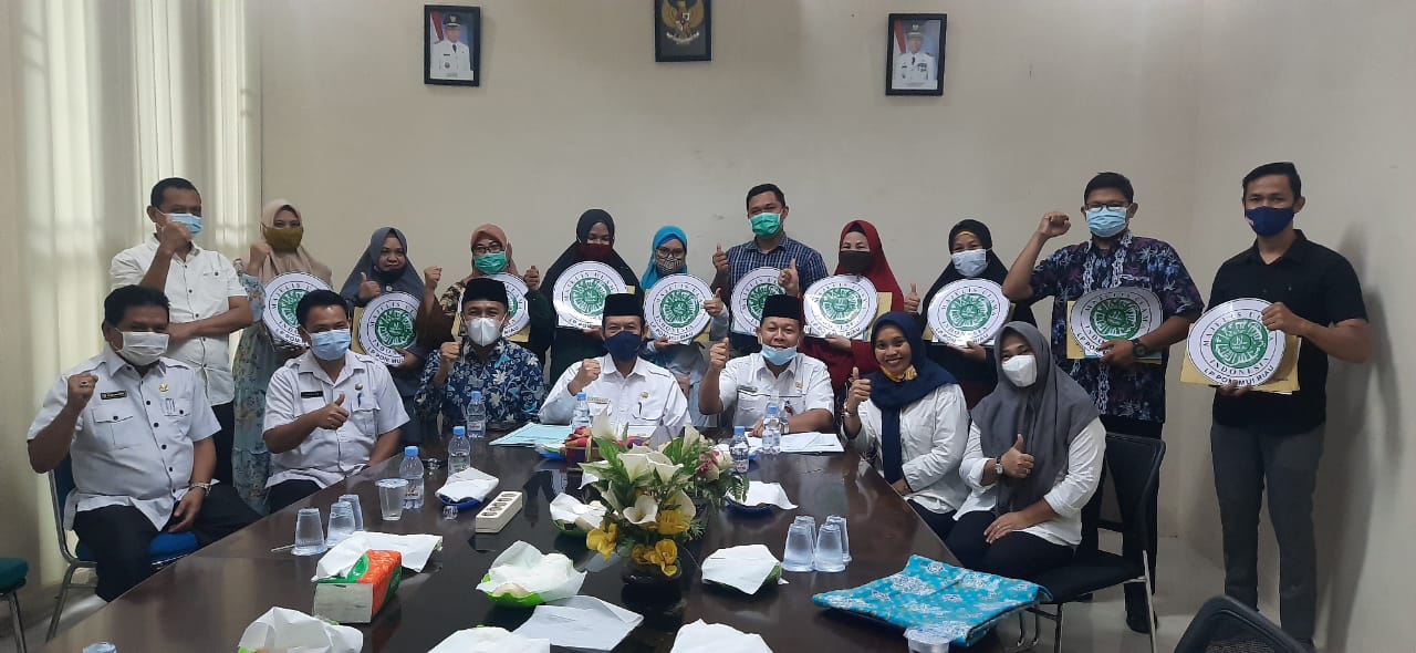 Wabup H Zardewan Serahkan Sertifikat Halal Ke UMKM Pelalawan