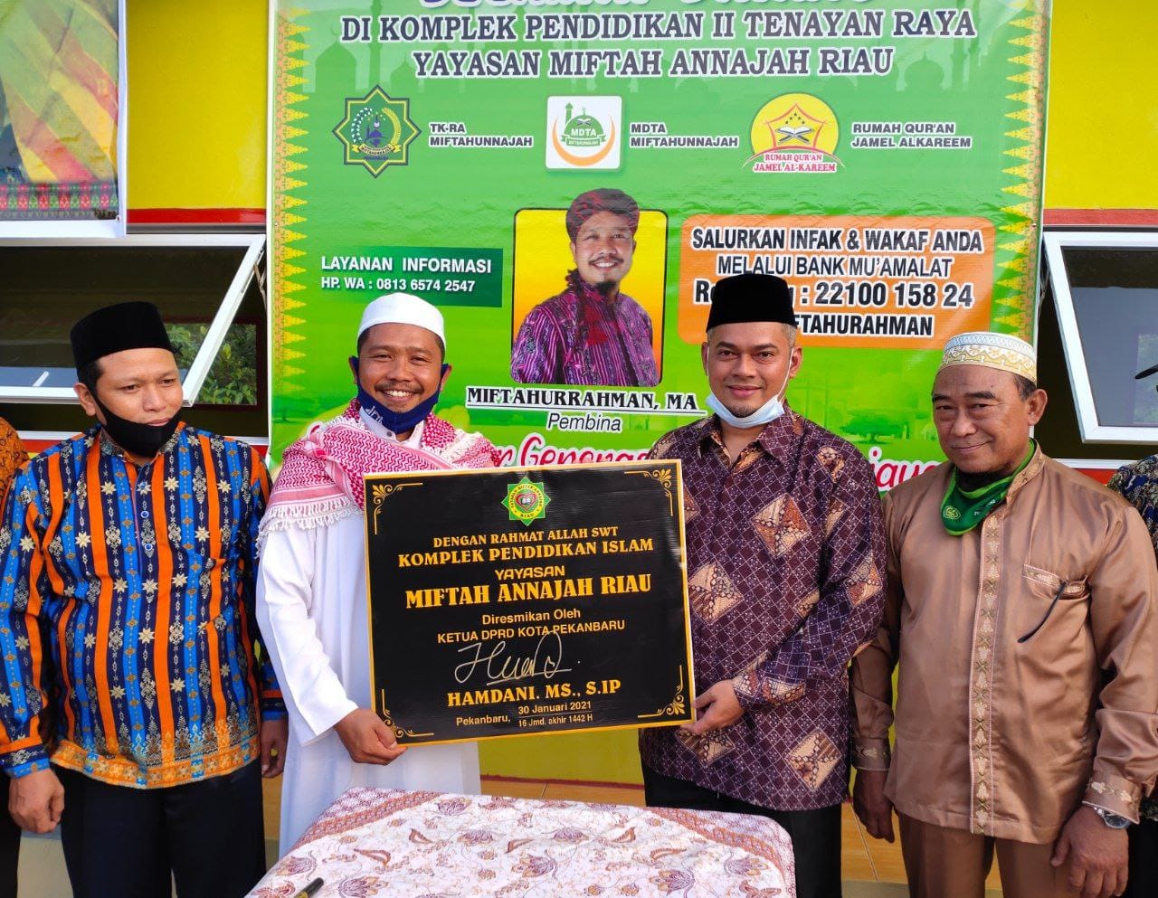 Ketua DPRD Hamdani Resmikan Yayasan Miftah Annajah Riau 