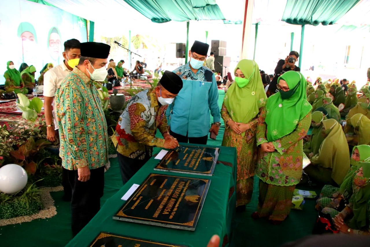 Harlah Muslimat NU  Ke -75  Kabupaten Pelalawan di Buka  Gubernur Riau,  Bupati HM Harris Mohon Pamit