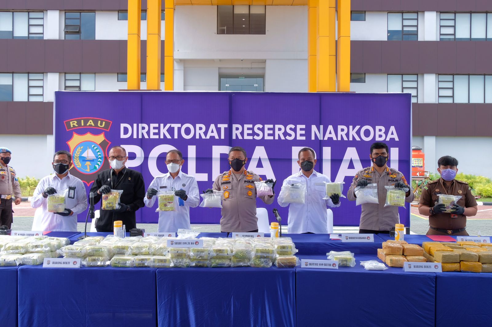 Tim Polda Riau Amankan 87 Kg Sabu dari 7 Pelaku, Kapolda Ingatkan Masyarakat Tak Tergiur Bujuk Rayu Sindikat