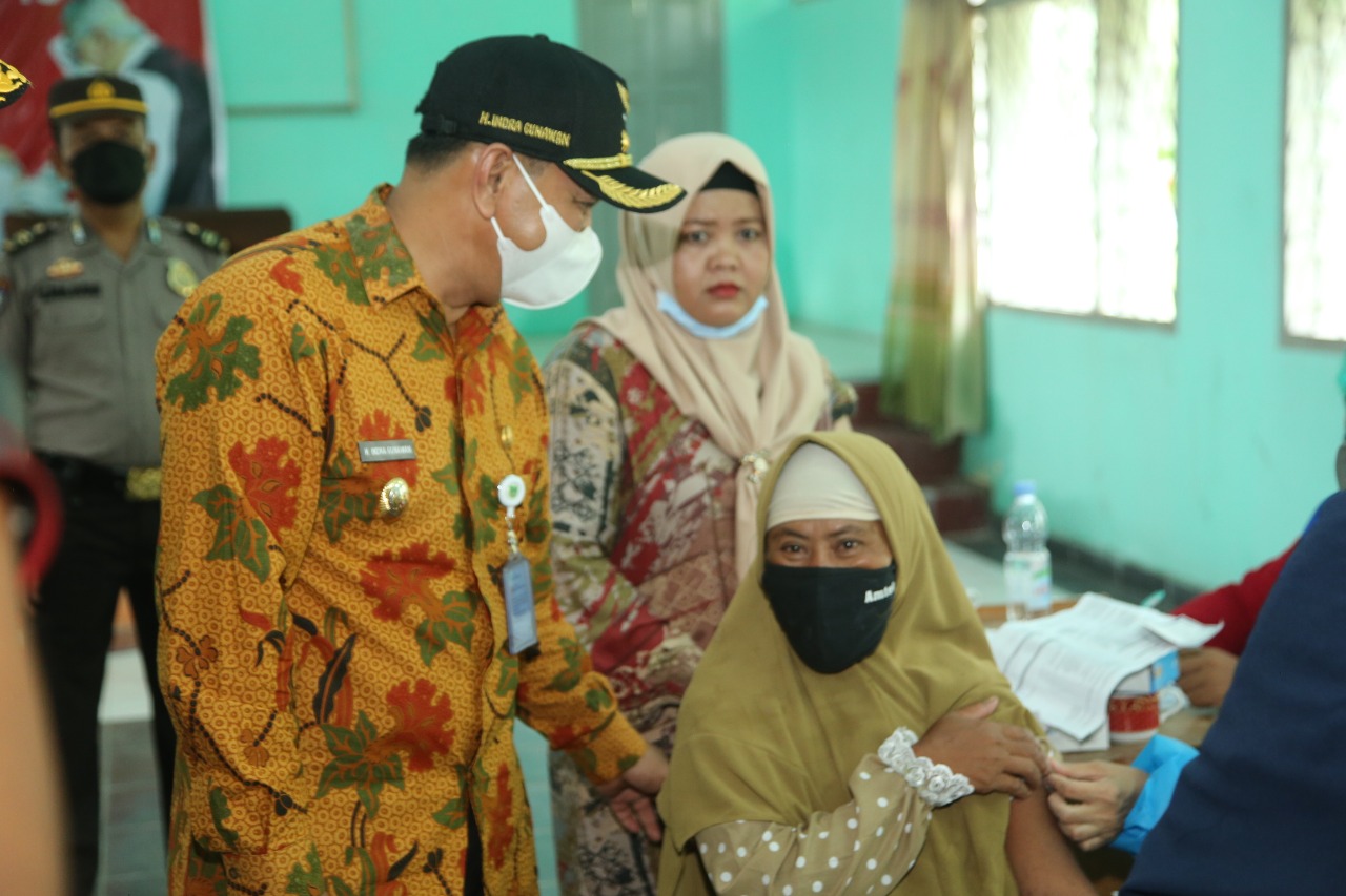 Wabub Rohul TinjauÂ  Vaksin Masal dalam Rangka GNP Vacsinasi Covid- 19 di PTPN V Sei Rokan