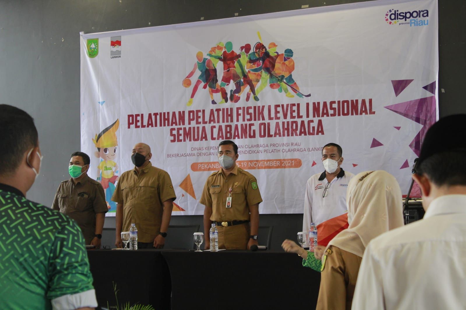Kadispora Riau H. Boby  Rachmat Membuka Pelatihan Pelatih Fisik Level I Nasional