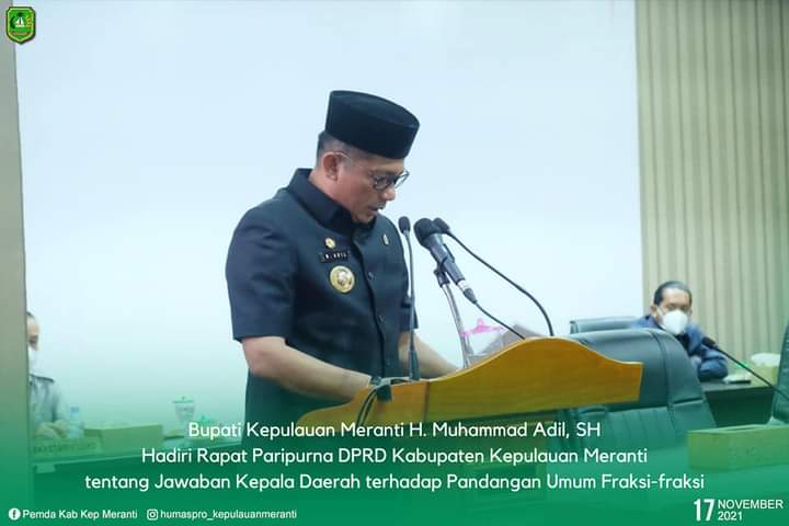 Rapat Paripurna, Bupati H. Adil Berikan Jawaban Atas Pandangan Umum Fraksi - Fraksi