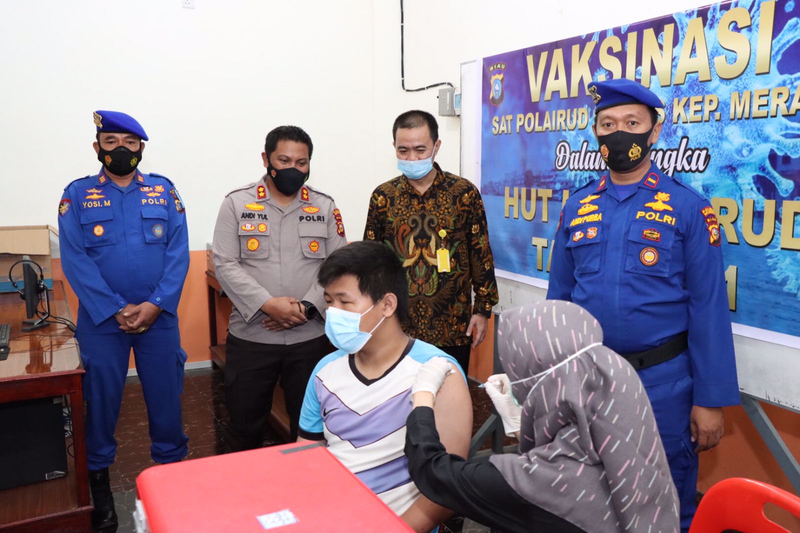 Polairud Polres Meranti lakukan Kegiatan Vaksinasi Bagi Pelajar di Yayasan Sekolah Kasih Maitreya dan Masyarakat