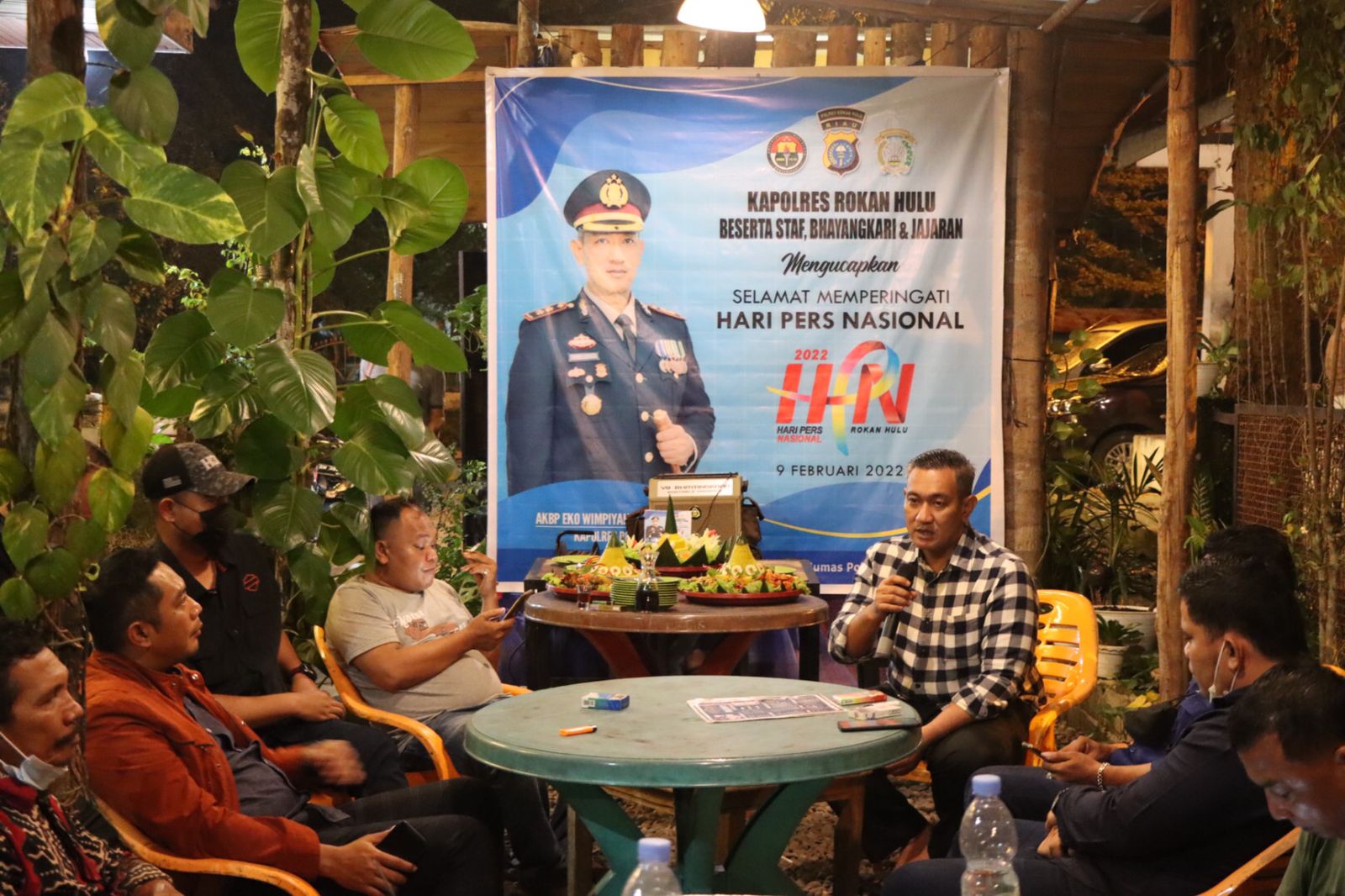 Peringati Hari Pers ke 74, Kapolres Rohul potong Tumpeng Bersama Insan Pers