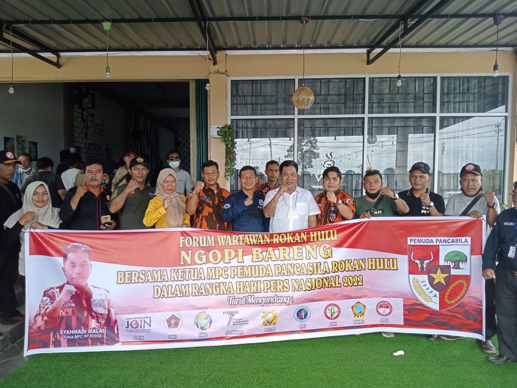 Wanhat PWI Rohul  Acungkan Jempol Kepada Ketua MPC PP Rohul