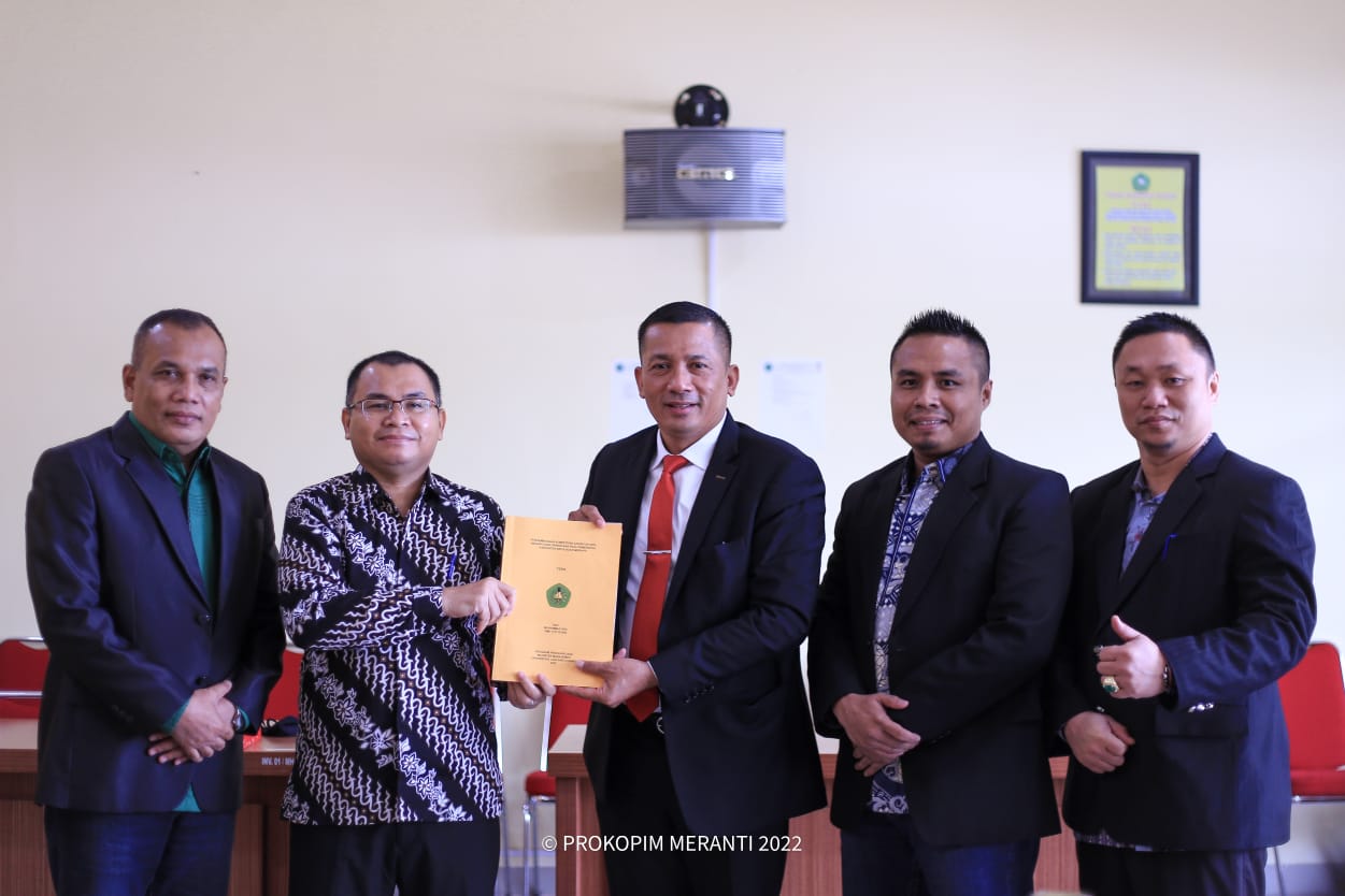 Sah, Bupati Adil Sandang Gelar Magister Manajemen