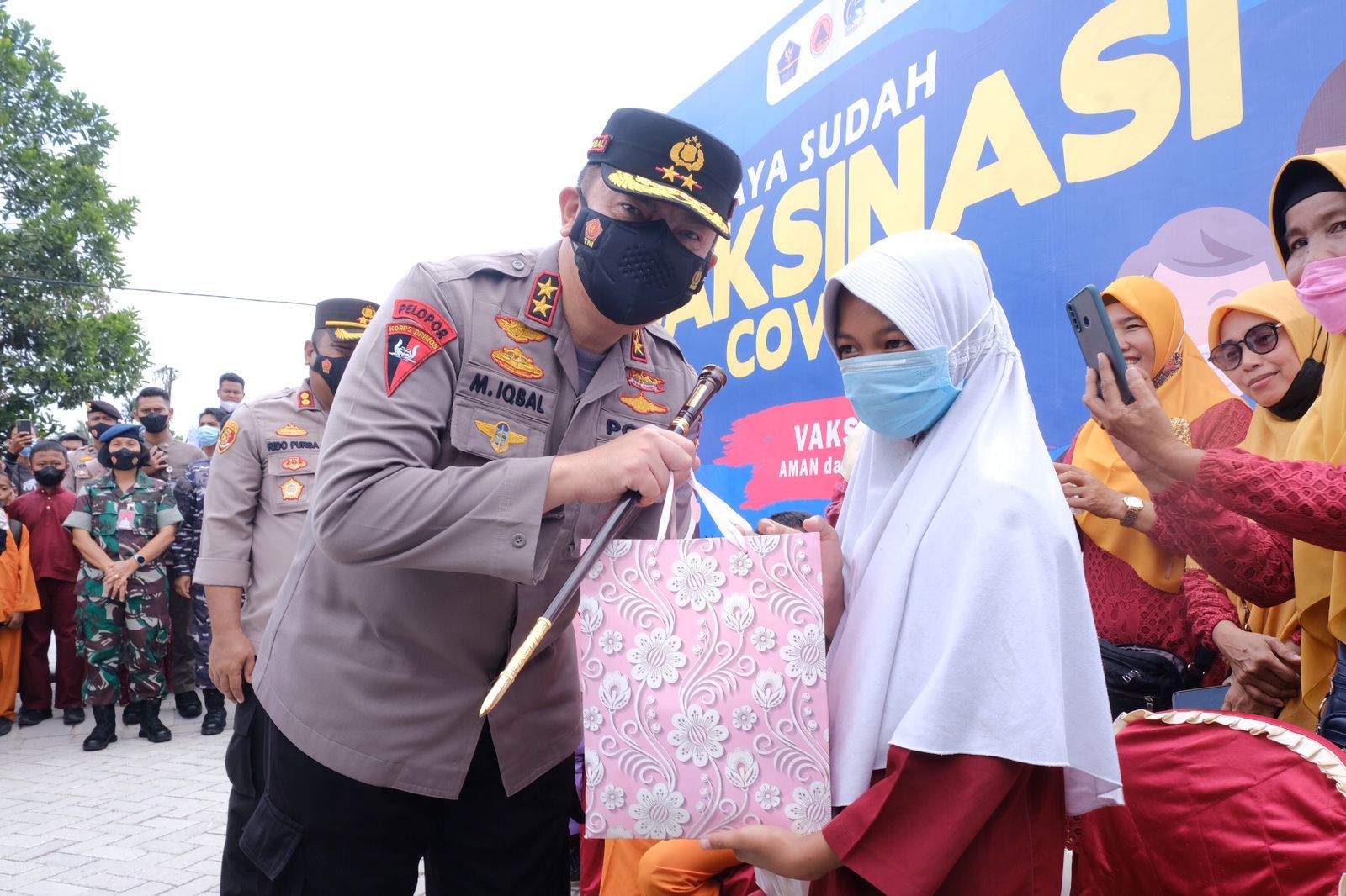 Kapolda Riau :   Vaksinasi Serentak  Tetap Kedepankan Prokes 