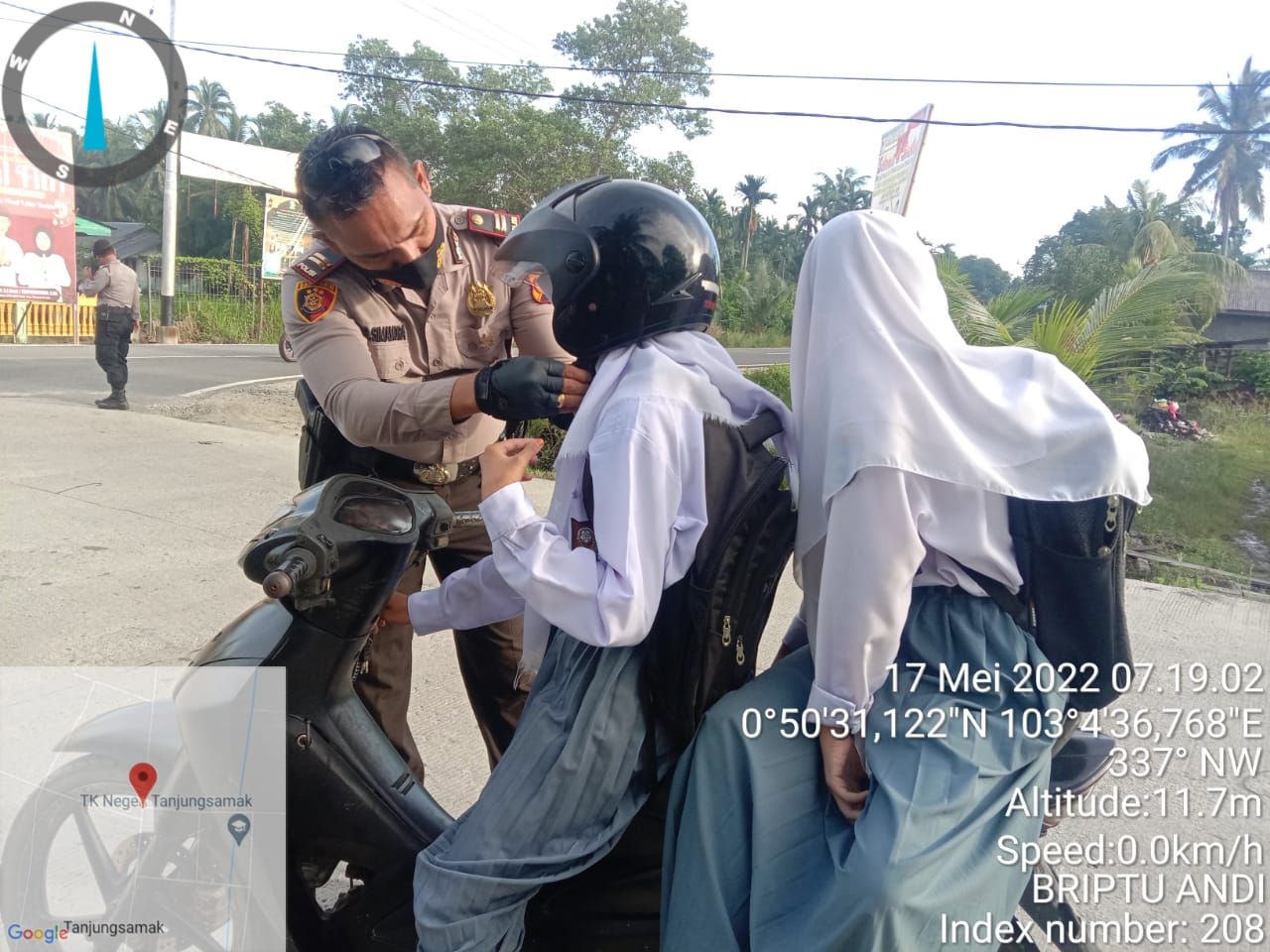 Personil Polsek Rangsang Lakukan SP, Warga Diingatkan Tertib Lalin dan Prokes