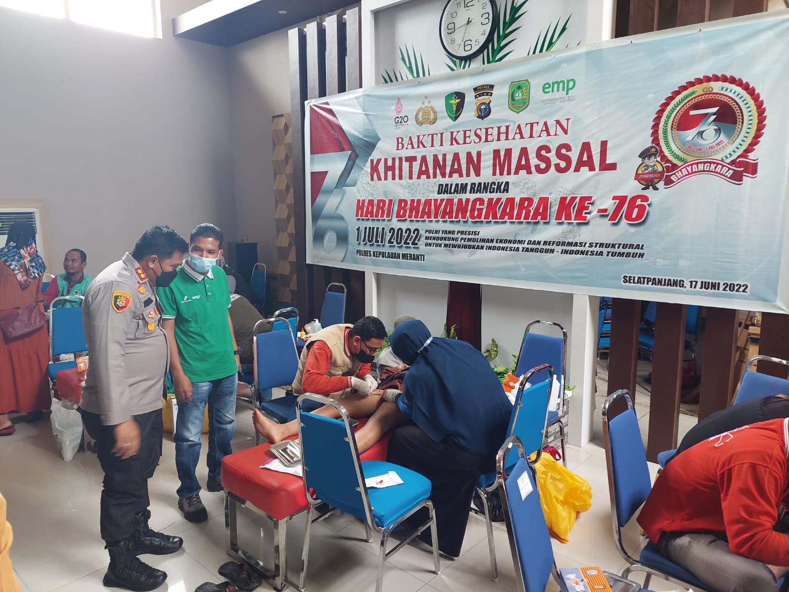 Rangkaian HUT Bhayangkara ke-76, PT. ITA Sinergi Polres dan Pemkab Meranti Gelar Khitanan Massal Gratis
