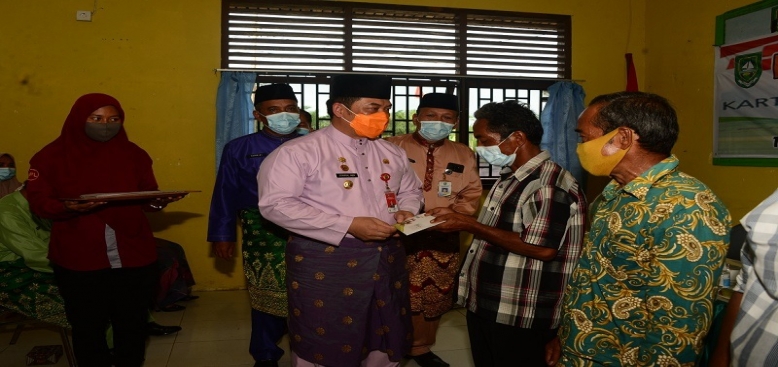 960 Kartu Tani di Terima Petani Kec. Bantan di Serahkan Pj. Bupati Bengkalis