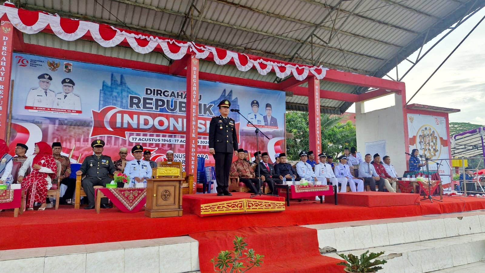 Upacara Penurunan Bendera Merah Putih HUT RI ke-79 di Kecamatan Kuala Kampar Sukses