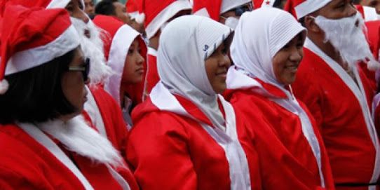 Perusahaan Tidak Paksakan Karyawan Muslim Berpakaian Natal