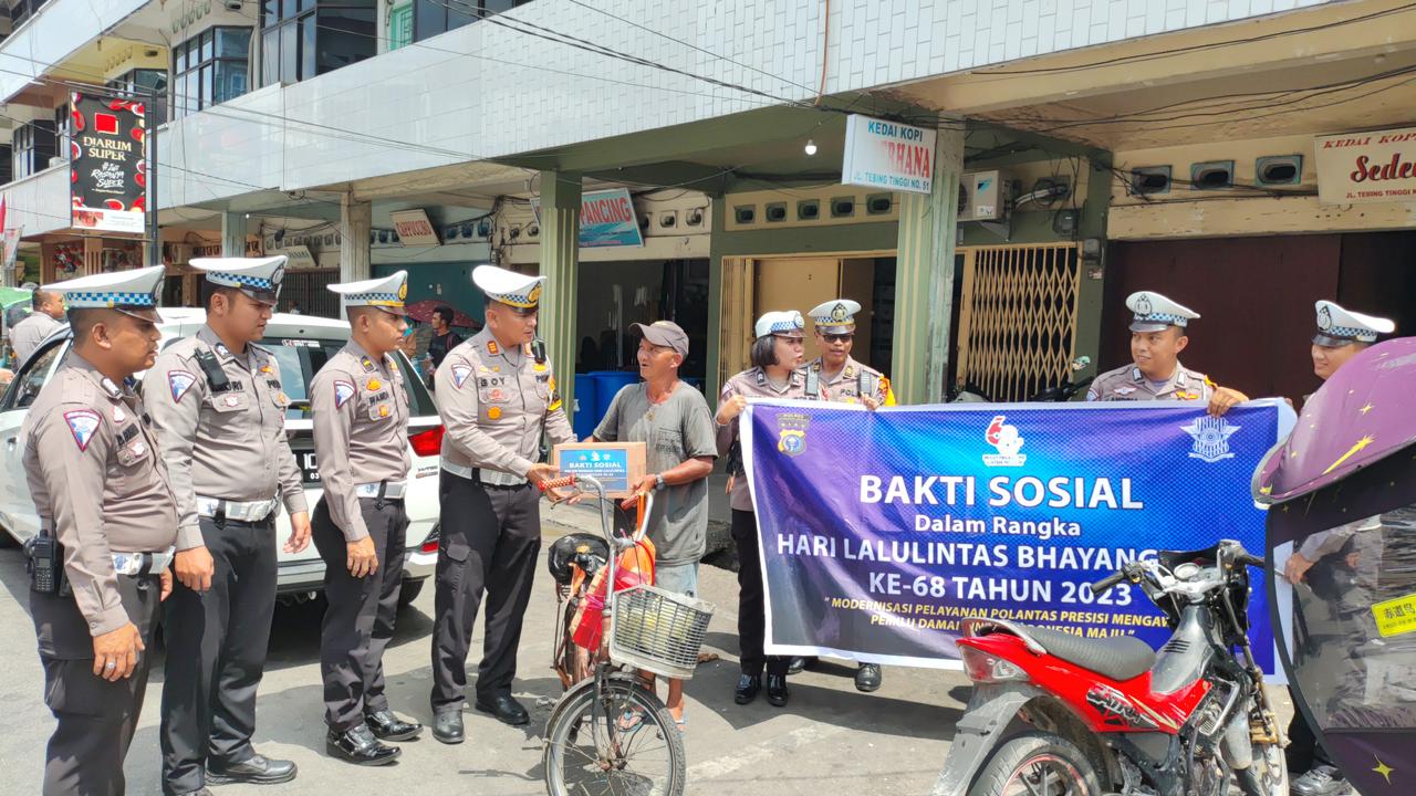Sambut Peringatan Hari Lalulintas Bhayangkara, Satlantas Polres Meranti Salurkan Bansos Sembako