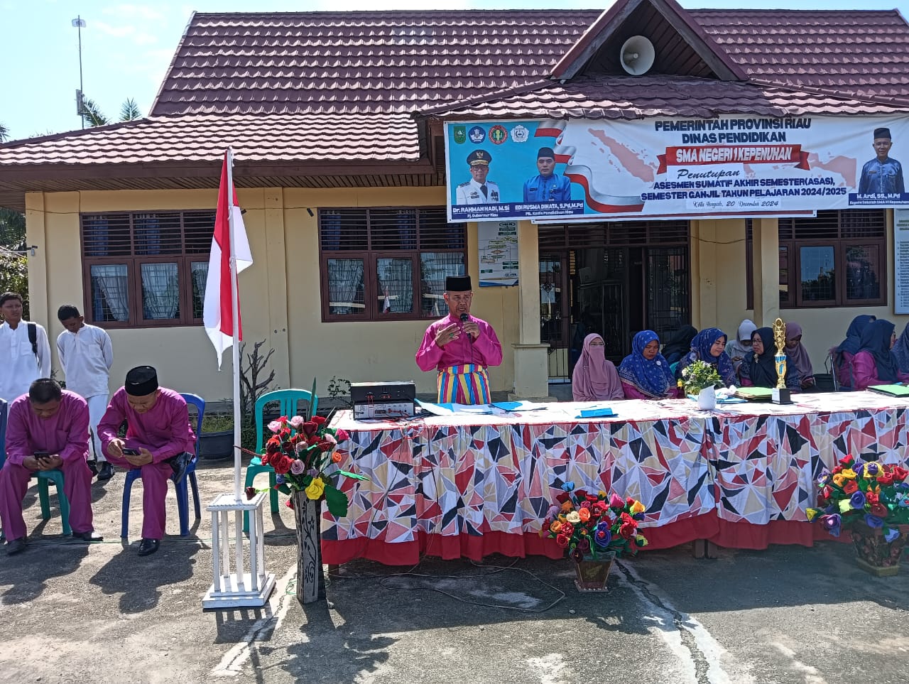 Kepsek SMA N 1 Kepenuhan Pesan  Jaga Nama Baik Sekolah