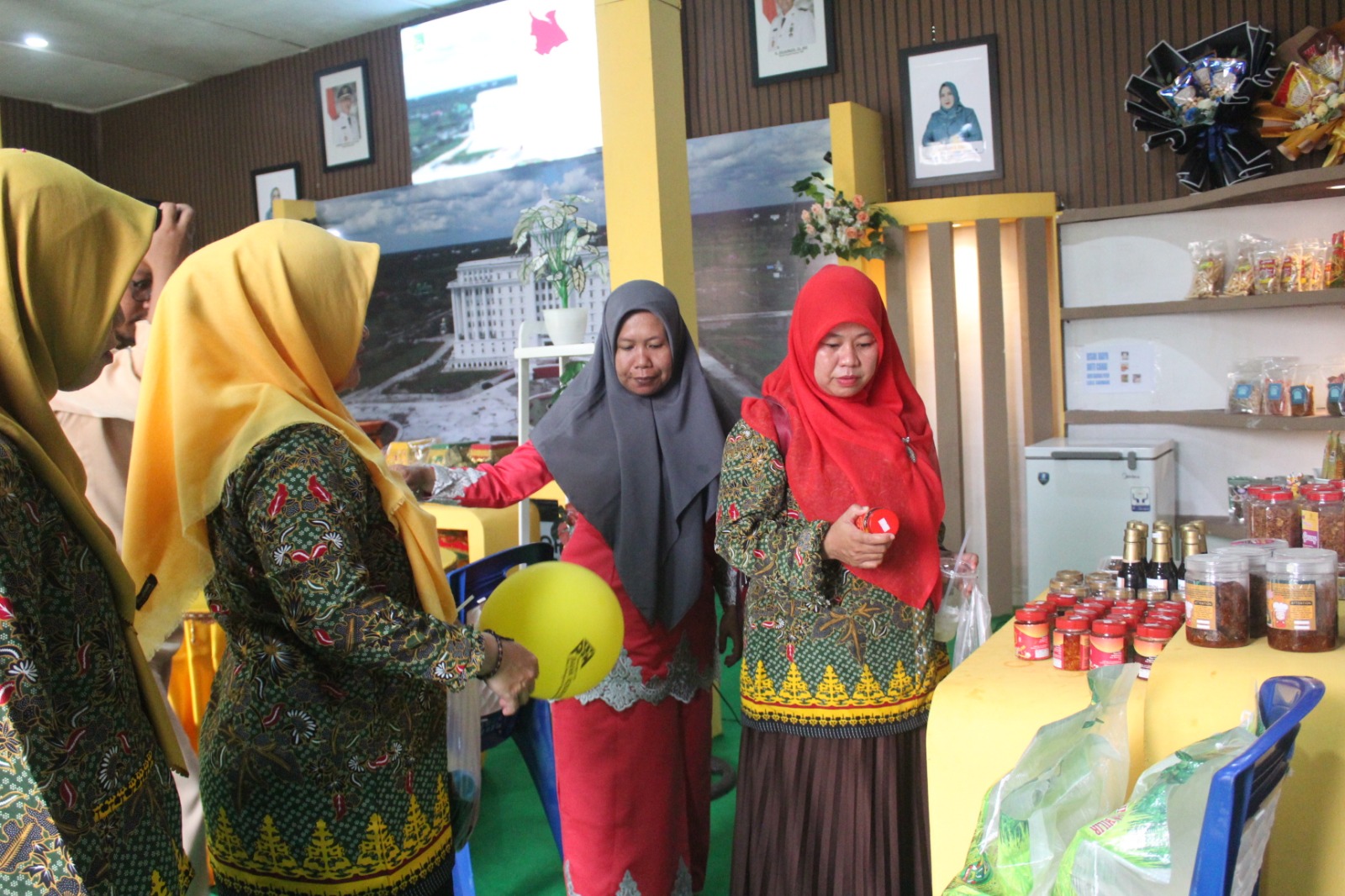 Ini Produk yang Paling Banyak Diburu Pengunjung di Stand Bazar MTQ Rohil di Rengat