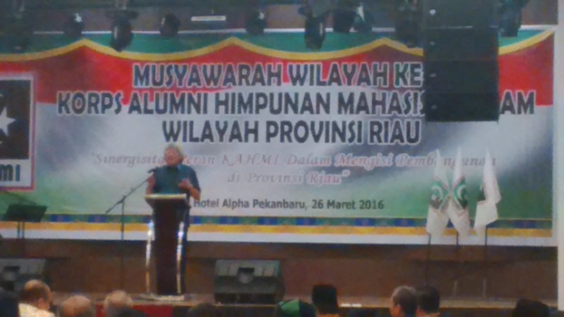 MS Kaban Buka Muswil KAHMI Riau ke-IV