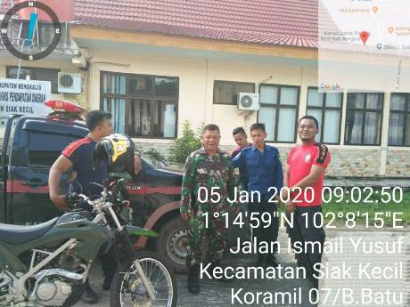 Danramil 07/Bukitbatu Imbau Warga Tak Bakar Sampah Sembarangan 