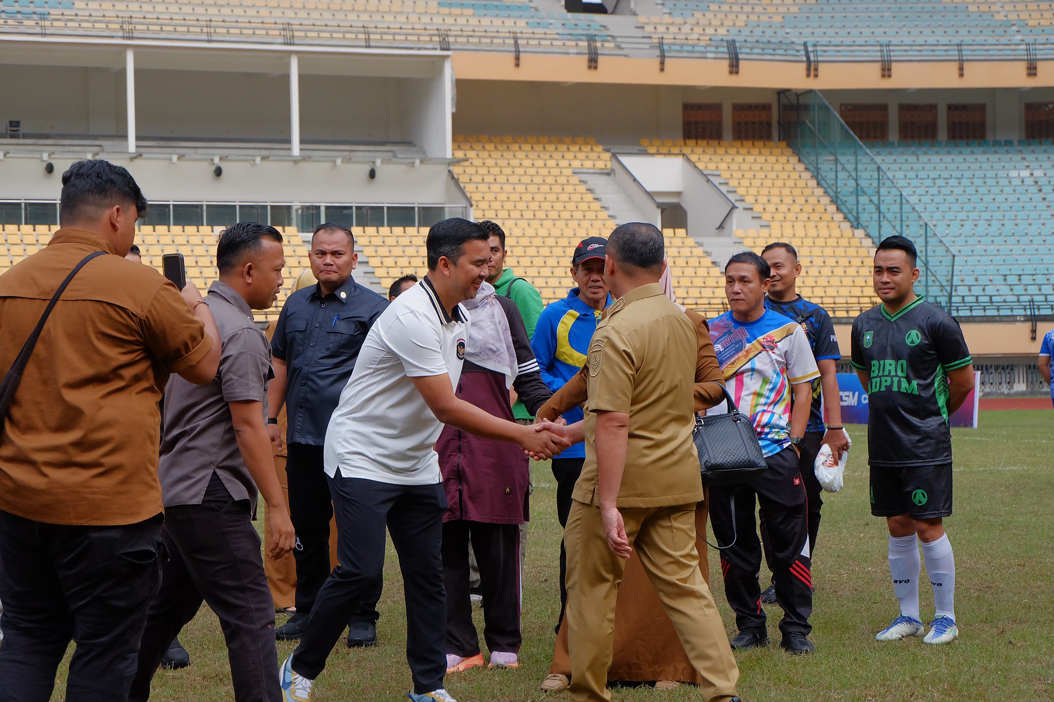 Kadisnakertrans Riau Hadiri Pembukaan Turnamen Mini Soccer Antar-OPD Pemprov Riau