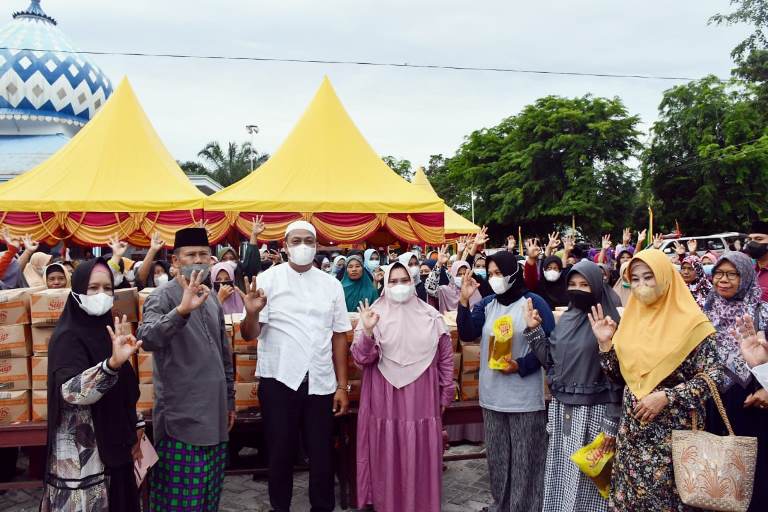 Indahnya Kebersamaan Bupati Kasmarni Bersama Masyarakat Siak Kecil