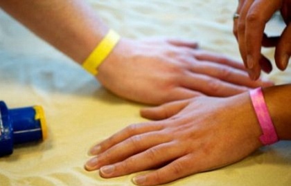 Gelang Bunglon Berubah Warna untuk Cegah Kanker Kulit Akibat Sinar UV