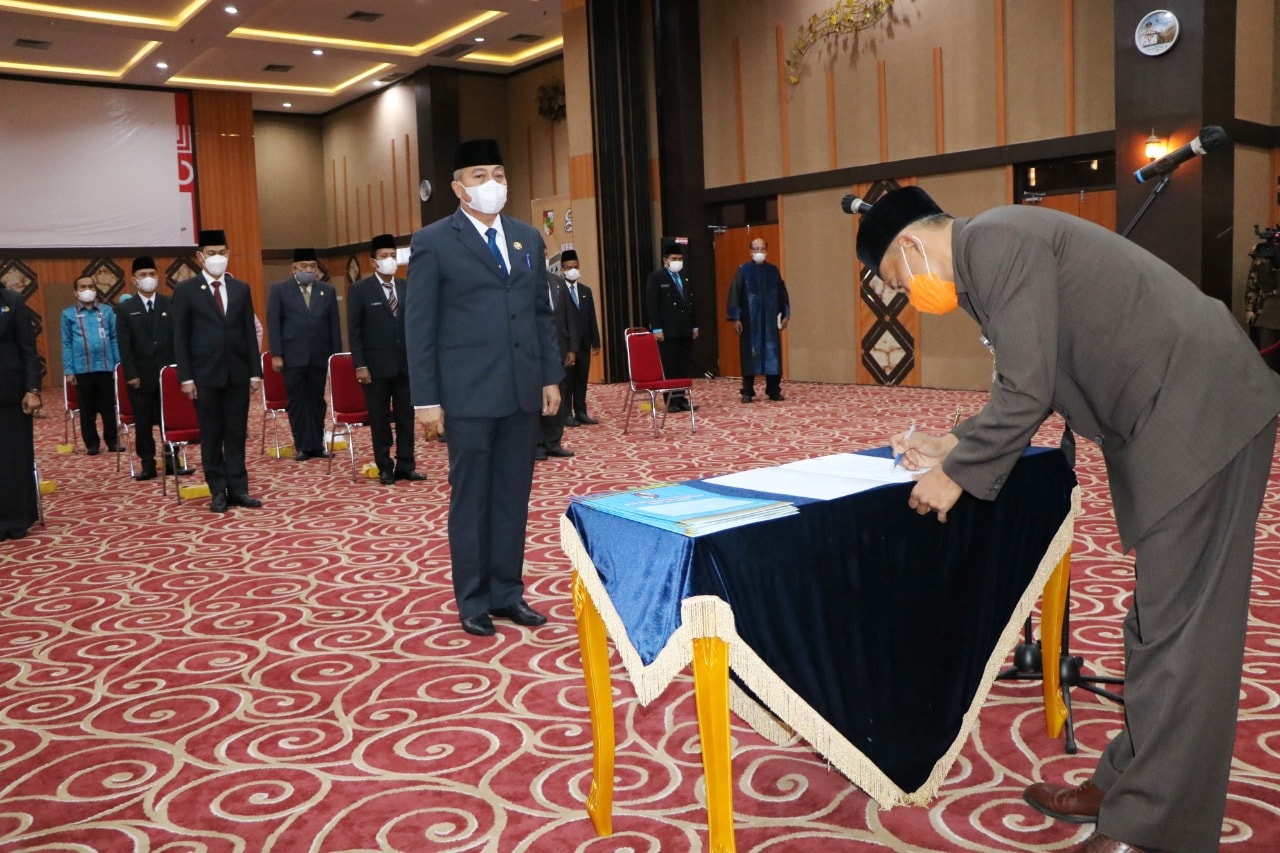 Berikut Nama Pejabat Eselon II Pemko yang di Lantik Wawako