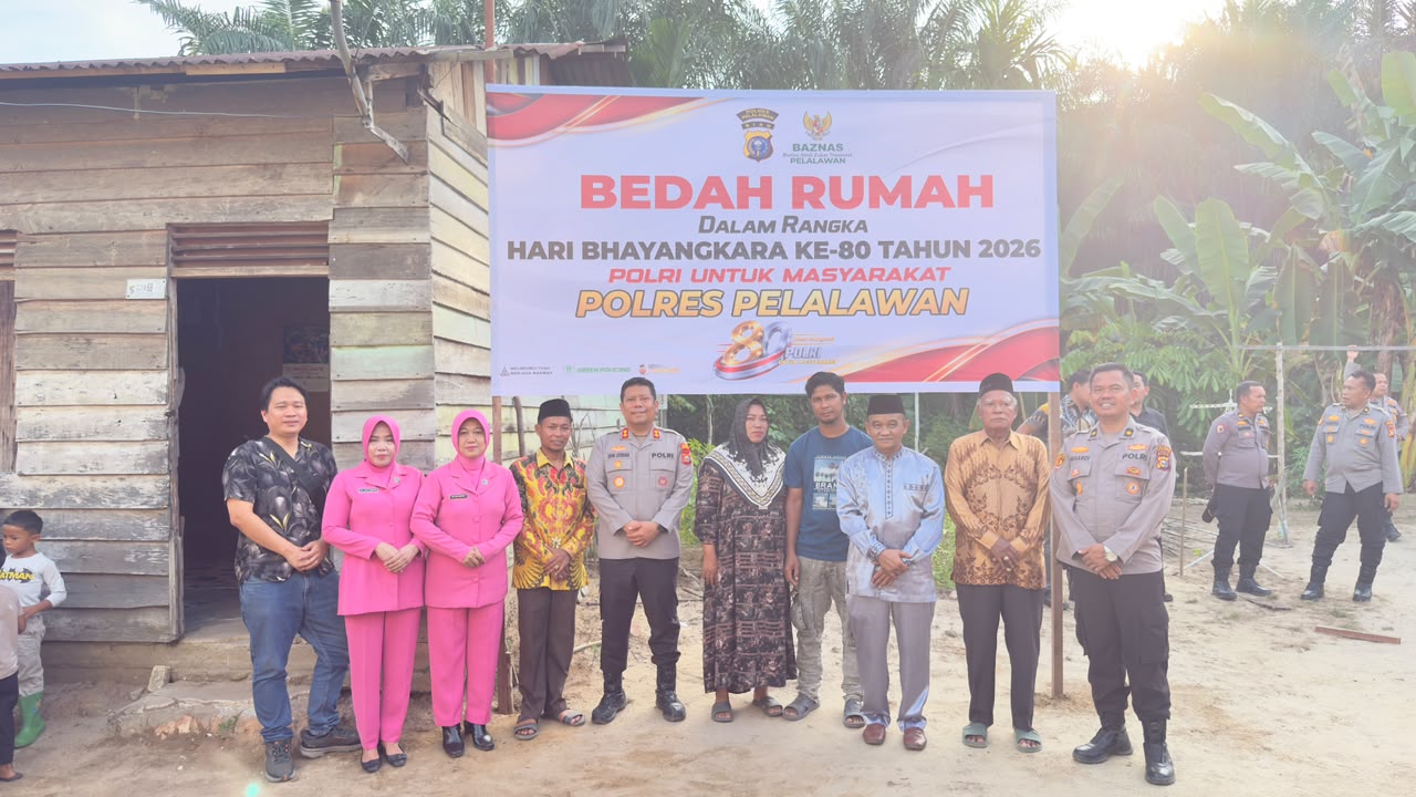 Diguyur Hujan Deras, Polres Pelalawan Khidmat Ziarah dan Tabur Bunga HUT Bhayangkara ke-80