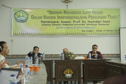 Deputy Director Relations Universiti Teknologi Malaysia Narsum Seminar di UR