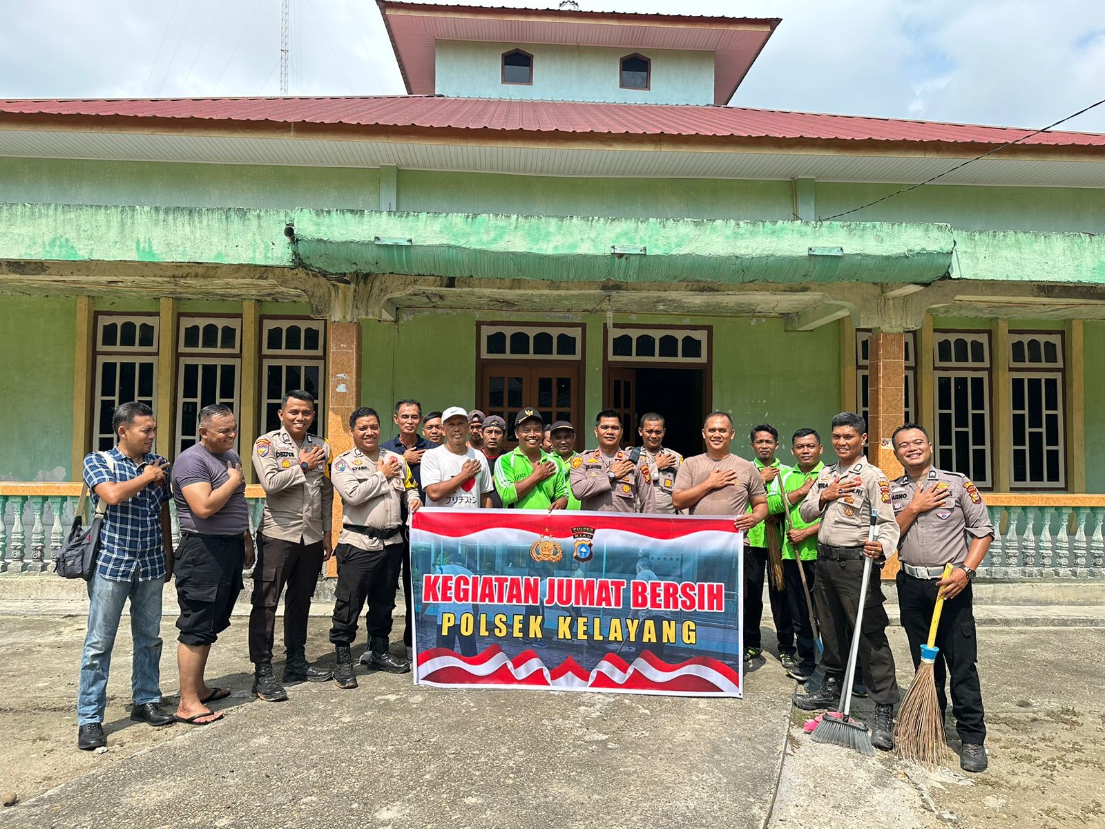 Polsek Kelayang Juber Rumdah di  Mesjid Al - Mukarom Desa Sungai Pasir Putih