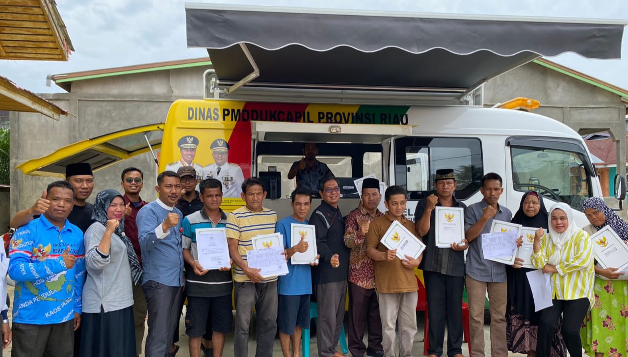 Disdukcapil Rohil Lakukan Perekaman Dokumen Kependudukan Dikelurahan Pujud Selatan