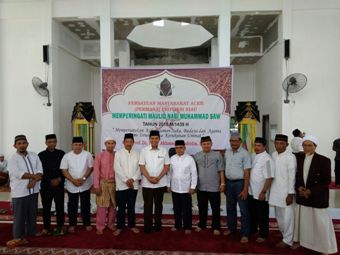 Walikota Hadiri Peringatan Maulid Nabi PERMASA di Masjid Sultan Iskandar Muda dan Serahkan Bantuan 