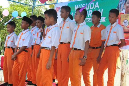 73 siswa SMP Juara Pekanbaru Ikuti Wisuda Quran Angkatan 8