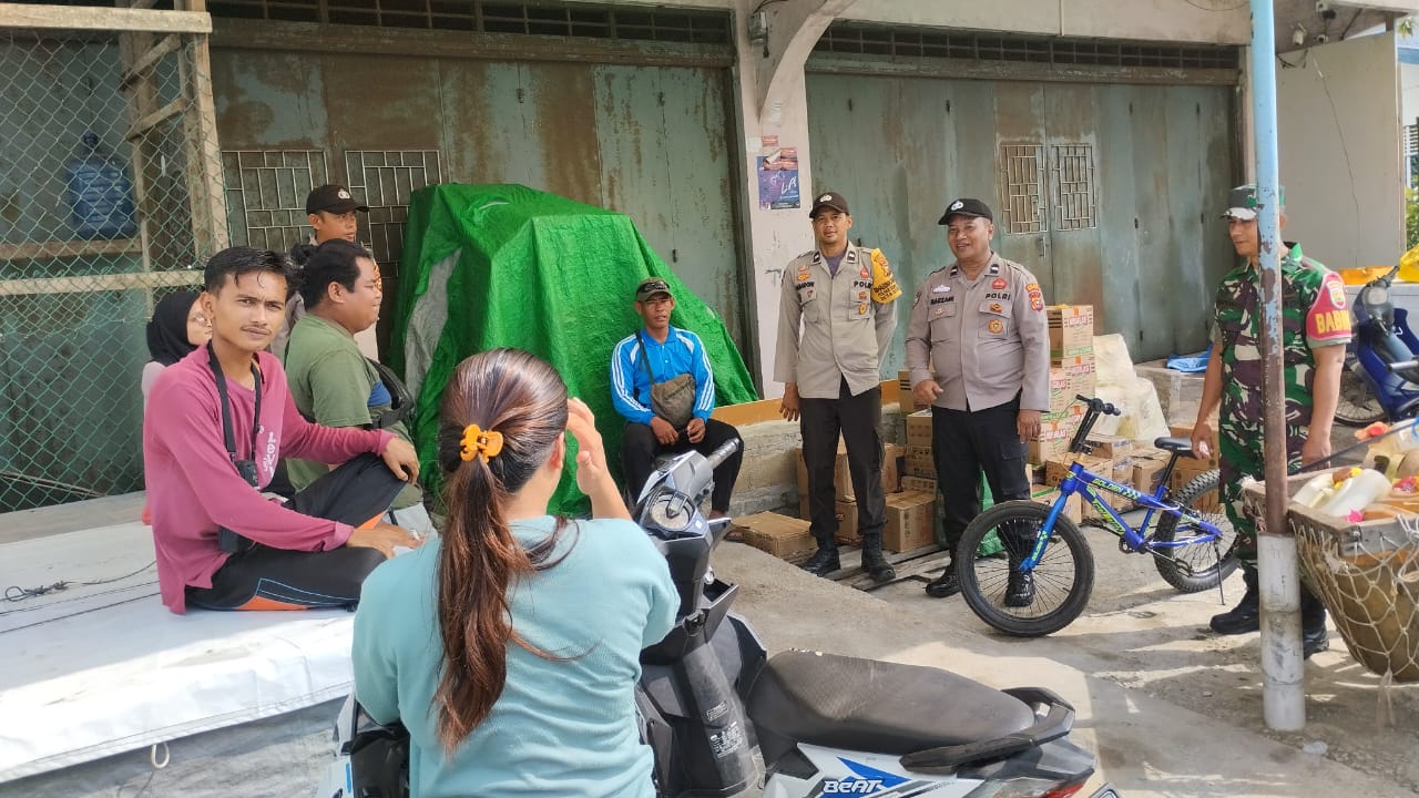 Polsek Kuala Kampar Gelar Edukasi Pemilu 2024 di Toko Sembako, Ajak Masyarakat Sukseskan Pilkada Aman dan Damai