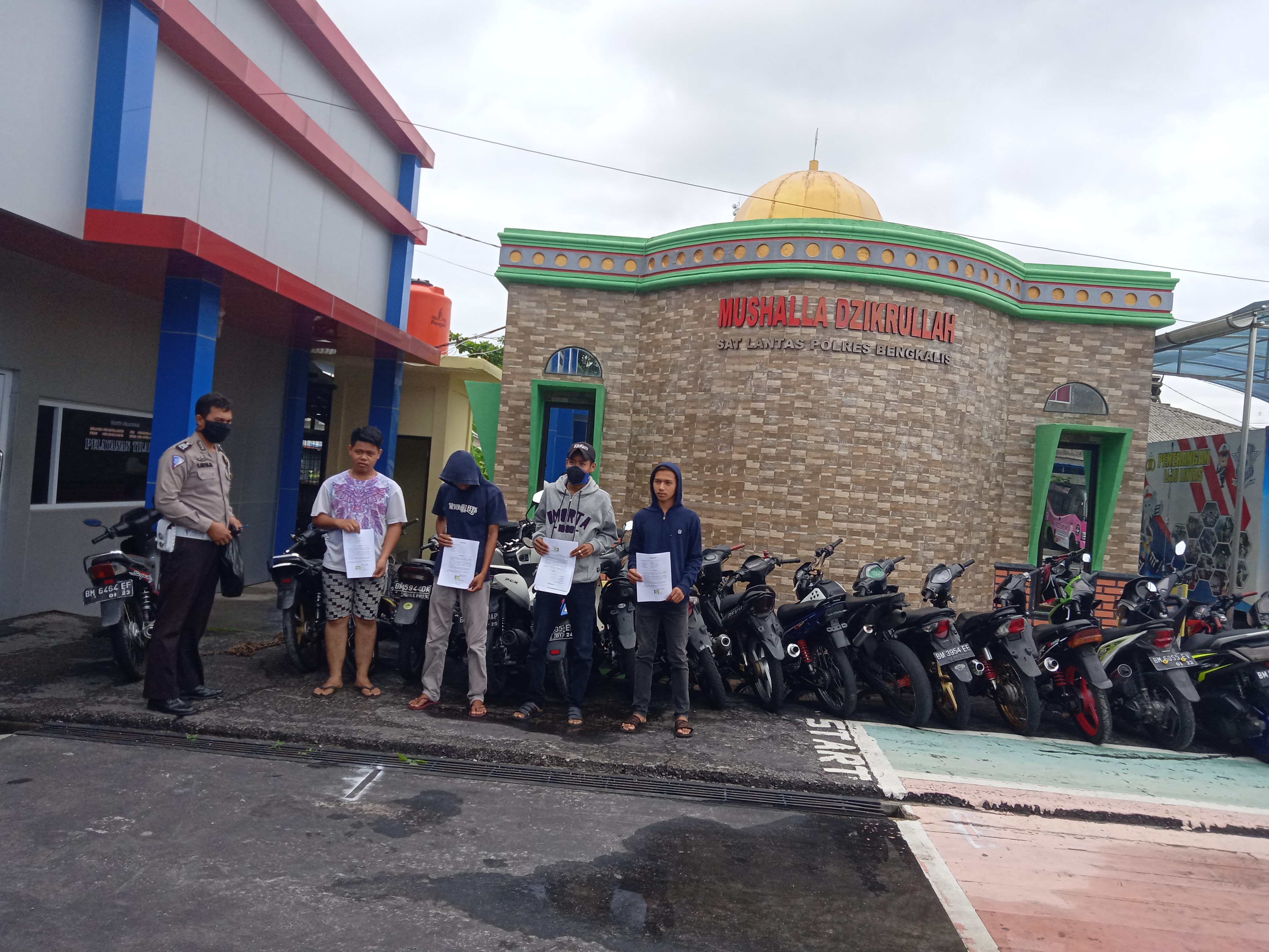 Kasat Lantas, Karena Kemanusiaan Kendaraan Roda Dua di Lepas Tapi Dengan Surat Pernyataan