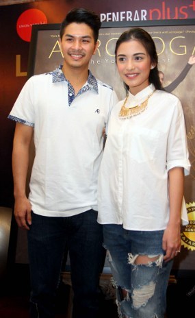 Chelsea Olivia Makin Suka Yoga