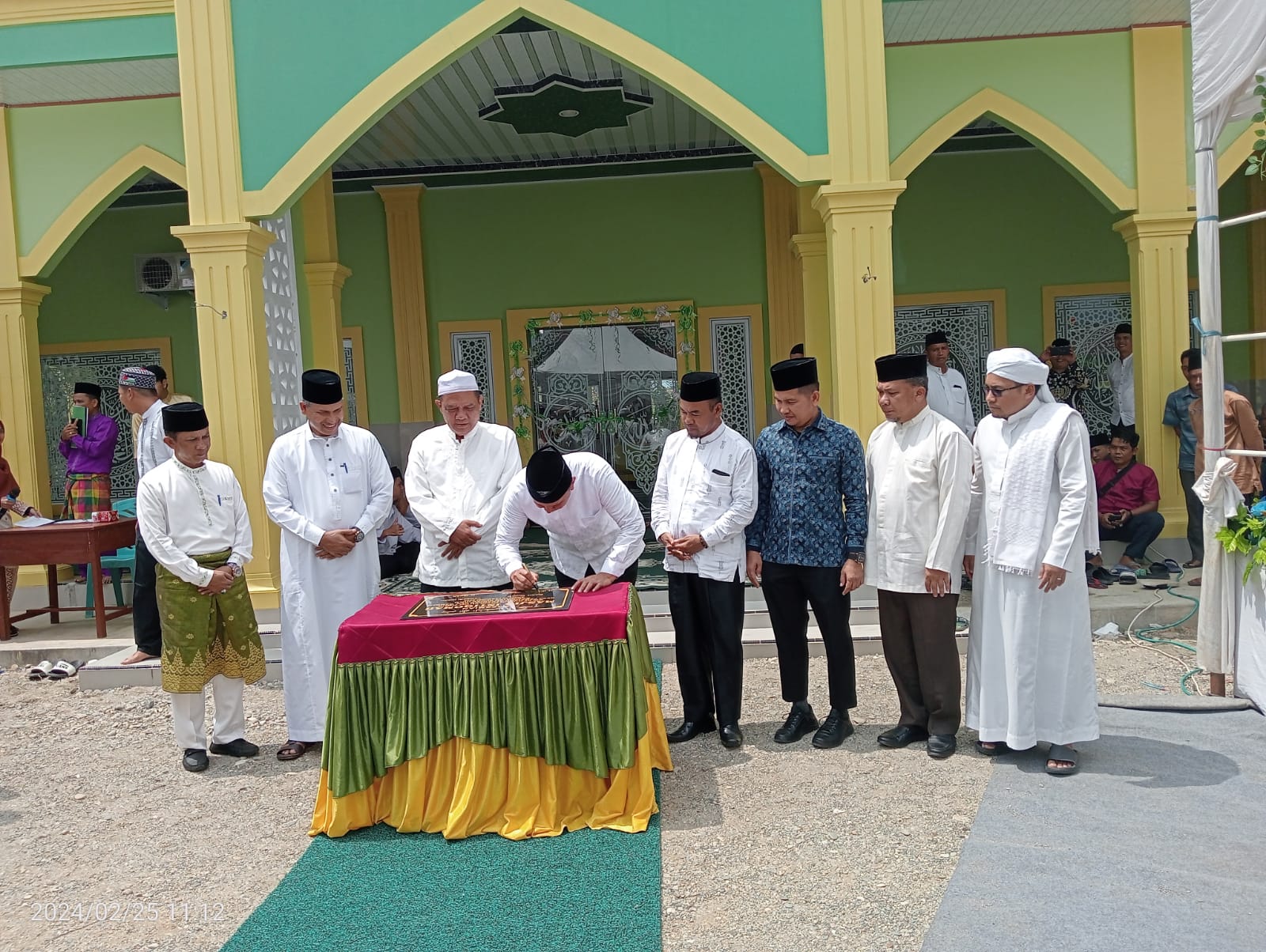 Wabup H. Indra Gunawan Ajak Masyarakat Pematang Berangan Makmurkan Masjid