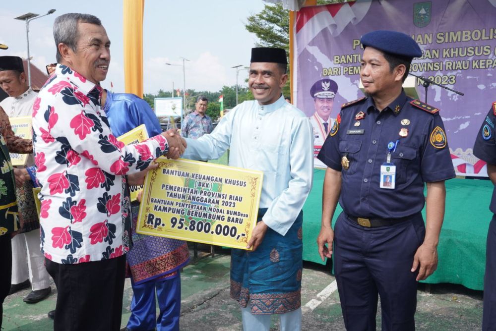 102 Desa di Siak Dapat Dana BKK, Pemkab Ucapkan Terima Kasih Kepada Gubri