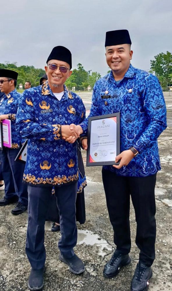 Lurah Pangkalan Kerinci Timur Raih Penghargaan Inovator Terinovatif di Lomba Inovasi Daerah Pelalawan 2024