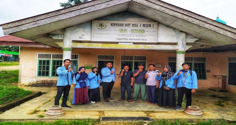 Dosen dan Mahasiswa Kukerta Unri Perkenalkan Pembuatan Web Koperasi Kelapa Sawit 