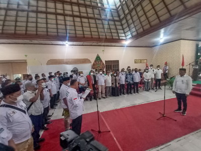 Pilgubri 2024-2029, H. Adil Lantik Dua Tim Pemenangan 