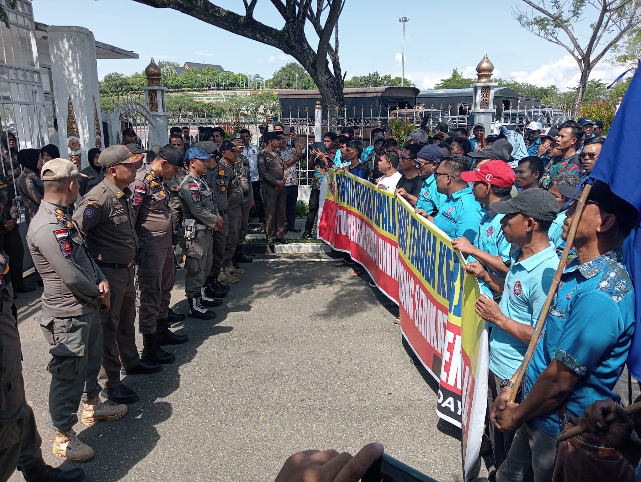 FSPTI Gelar Unjuk Rasa Minta Bupati Rohul Buat Perbup Tentang Perdayakan Tenaga Kerja Lokal