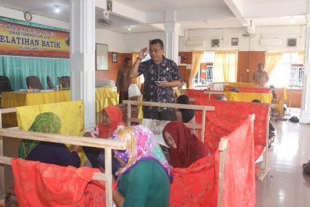 Tera Ulang dan Kerajinan Tenun Untuk Tingkatkan PAD Rohil