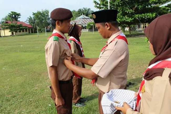 Pelantikan Pengurus Pramuka Gugus Depan 03.057-03.058 SMAN 1 Kepenuhan periode 2015-2016 