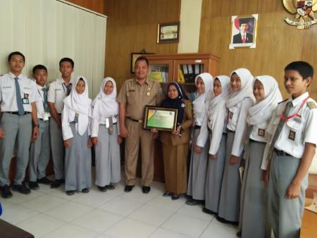 SMA Bernas Pelalawan Raih Penghargaan LPMP Riau