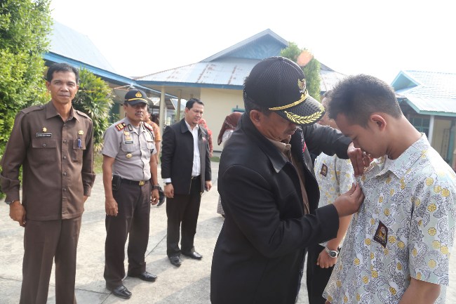 Gerakan Pencegahan Penyalahgunaan Narkoba Serta Penanggulangan  HIV/AIDS, Wabup Siak  kukuhkan Remaja Peduli AIDS di SMAN 1 Sungai Apit