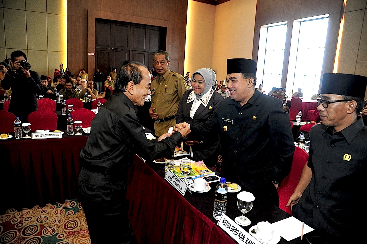 Gubri Minta Bappenas Perhatikan Jalan Nasional di Riau