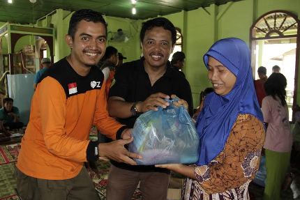 Relawan RZ Pekanbaru dan Komunitas Pinus Kembali Salurkan Bantuan Banjir