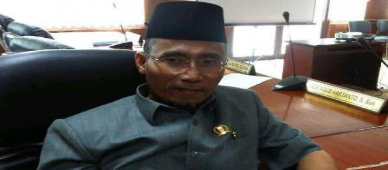 DPRD Riau Sembelih Hewan Qurban di Bagikan Kepada Mubaliq dan yang Berhak